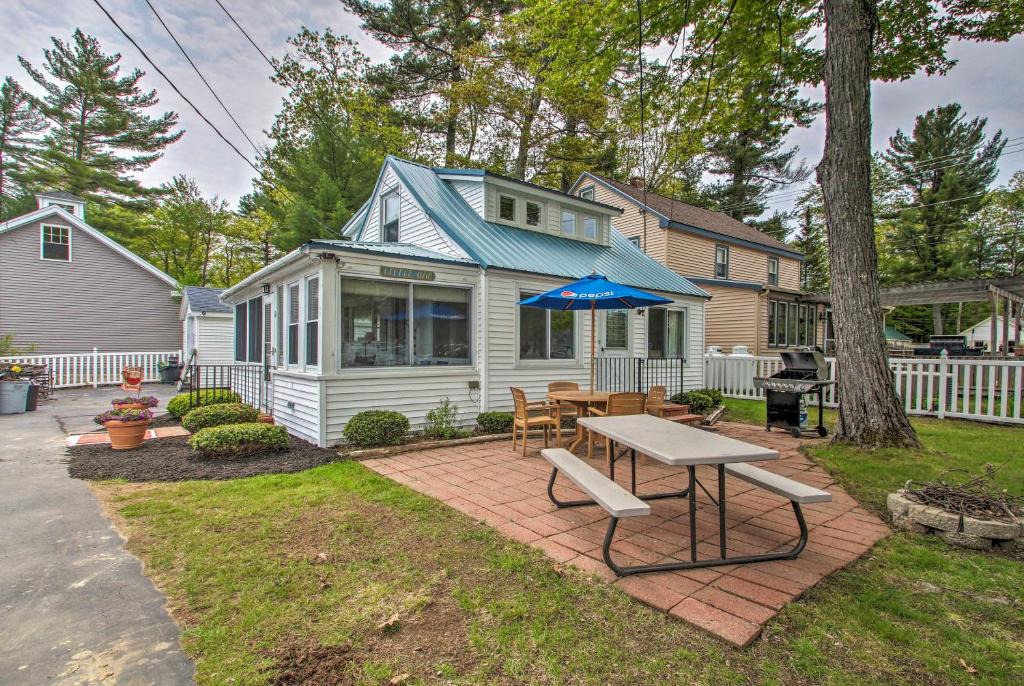 Sebago House | Sebago Lake Cottage with Patio and Beach Access!