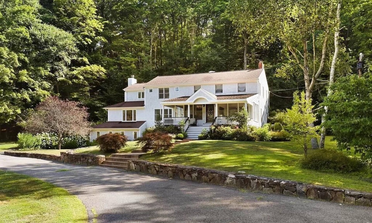Town of New Castle House | Secluded Luxury Home – Peaceful, Comfortable, and Fully Private.