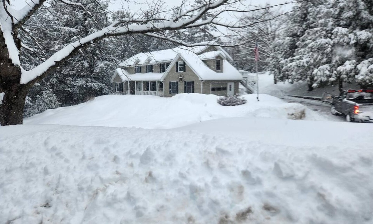 Rumford House | Skiing, snowshoeing, snowmobile/ATV trails, hunting, hiking and kayaking