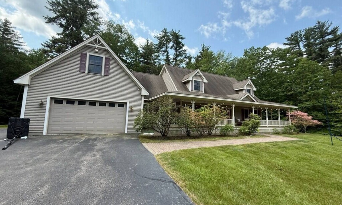 Intervale House | Spacious Cape Retreat in Bartlett - Sunroom + Loft