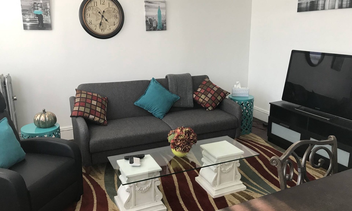 North Bergen House | Spacious, clean Aparment only 15 Minutes To NYC!