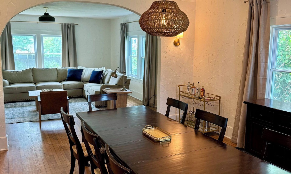 Red Bank House | Spacious home in Red Bank; great for groups. 15 mins to Sandy Hook or Sea Bright
