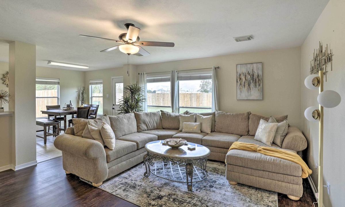 Clodine House | Spacious Houston Home ~ 22 Mi to Downtown!