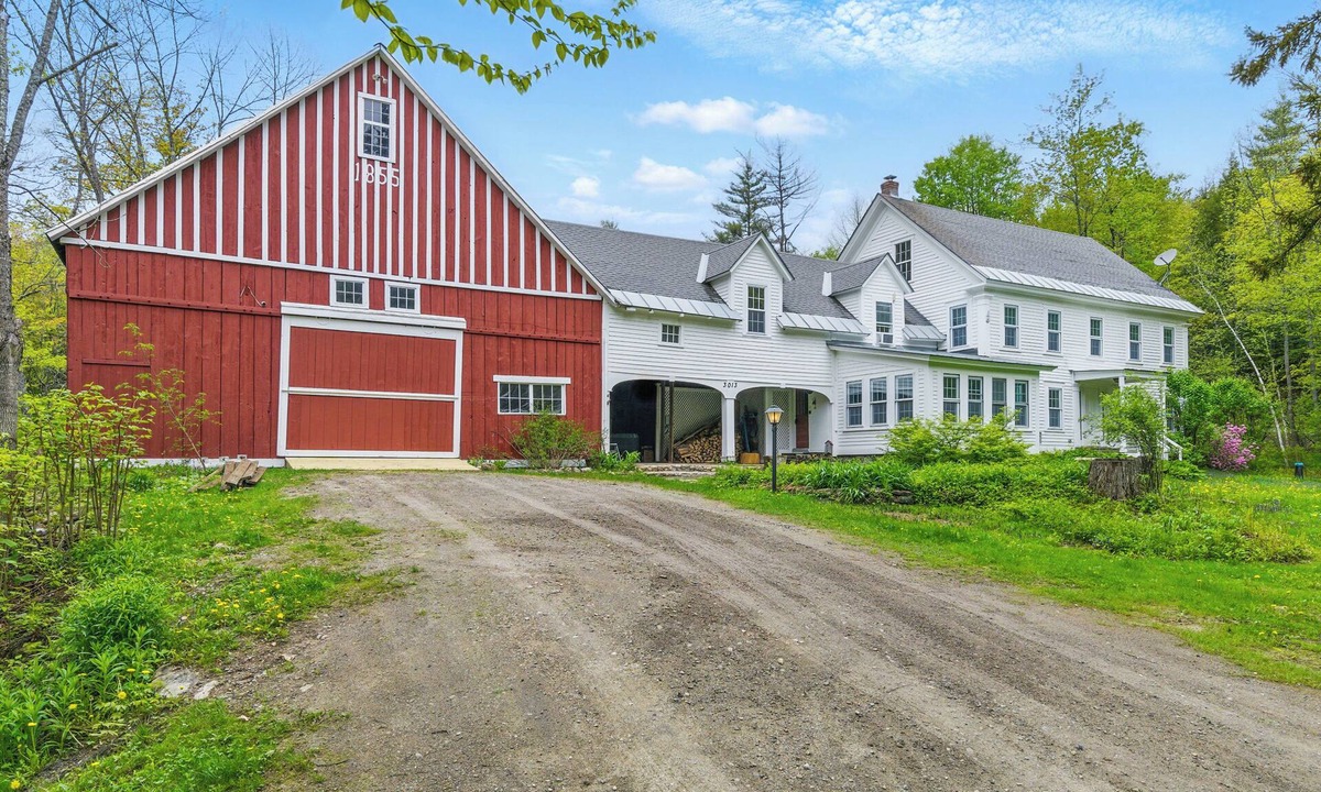 Jamaica House | Spacious Riverfront Home 7 Minutes to Stratton!