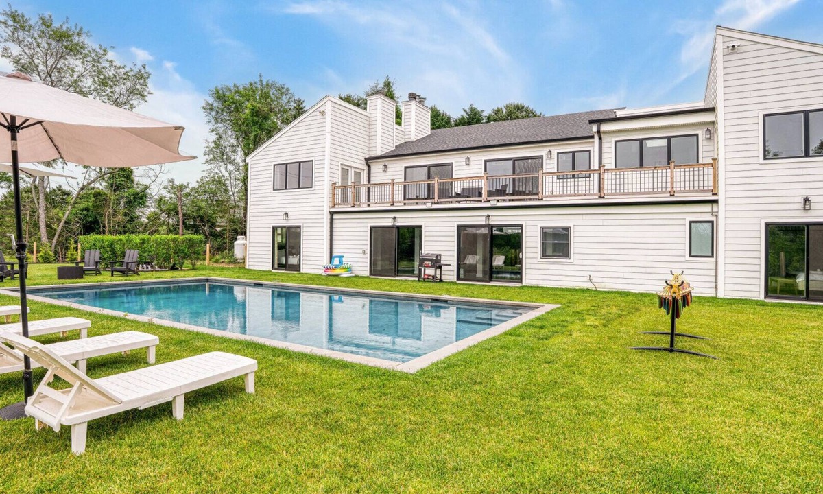 Shinnecock Hills House | Spacious Southampton home, close to town, beaches, large private yard,.
