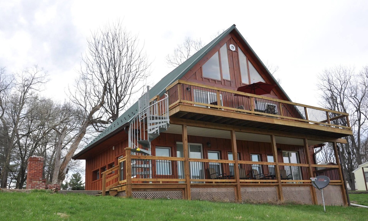Frederick Apartment | Spacious Studio on Monocacy River, Sleeps 4, Full Bath, Kitchenette.