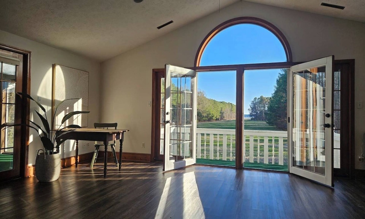 Drayden House | Spacious Waterfront Home secluded on 60 ac with Beach and Boat Ramp