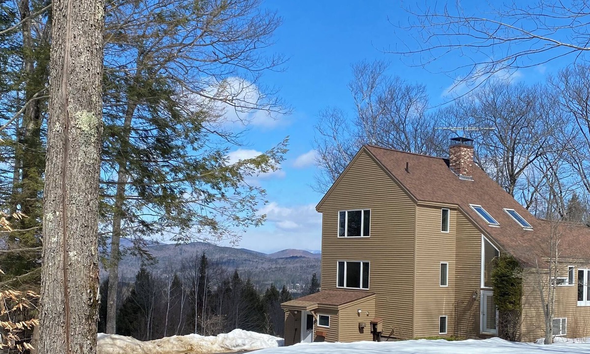 Plymouth House | Spectacular White Mountains Getaway – Ski House with Breathtaking Views