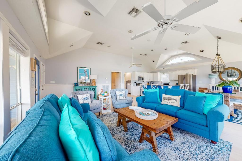 Pirates Beach House | Spoonbill Manor
