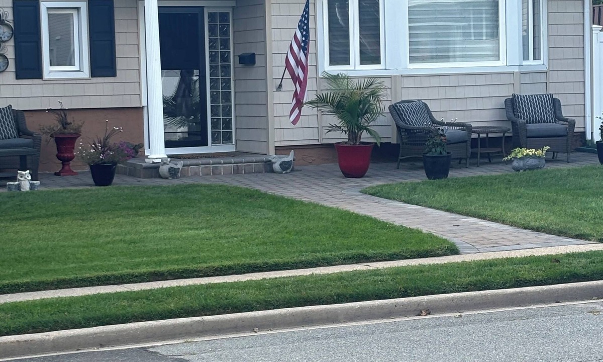 Plainview House | Stay Close to Ryder Cup: Cozy 3BR Home w/Backyard – 2 Miles to Bethpage