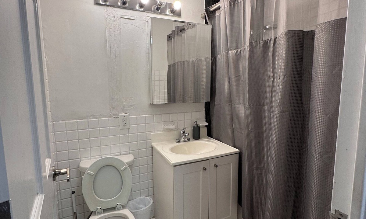 Midtown West Apartment | Stay in Times Square NYC! 2BR Apartments