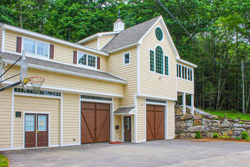 Moultonborough House | Stoneybrook Retreat Haven - The Carriage House