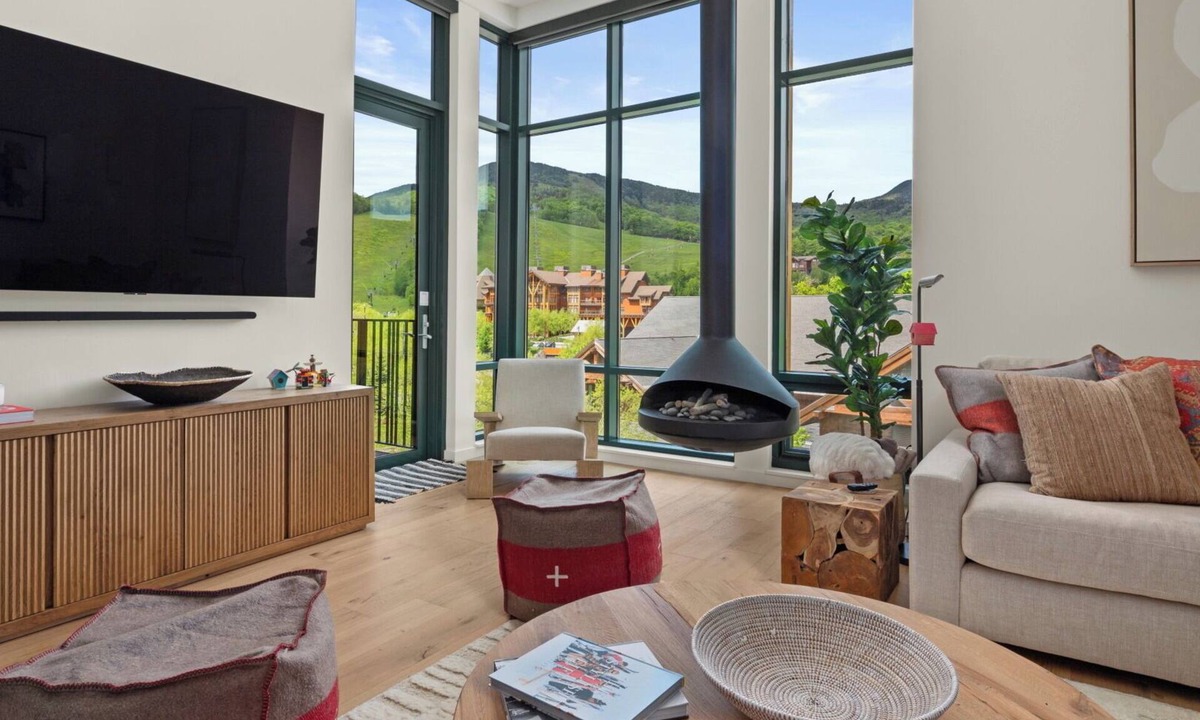 Spruce Peak Condo | Stowe Mt Resort | Spruce Peak | 4 Bed | Treehouse Condo | Sleeps 16