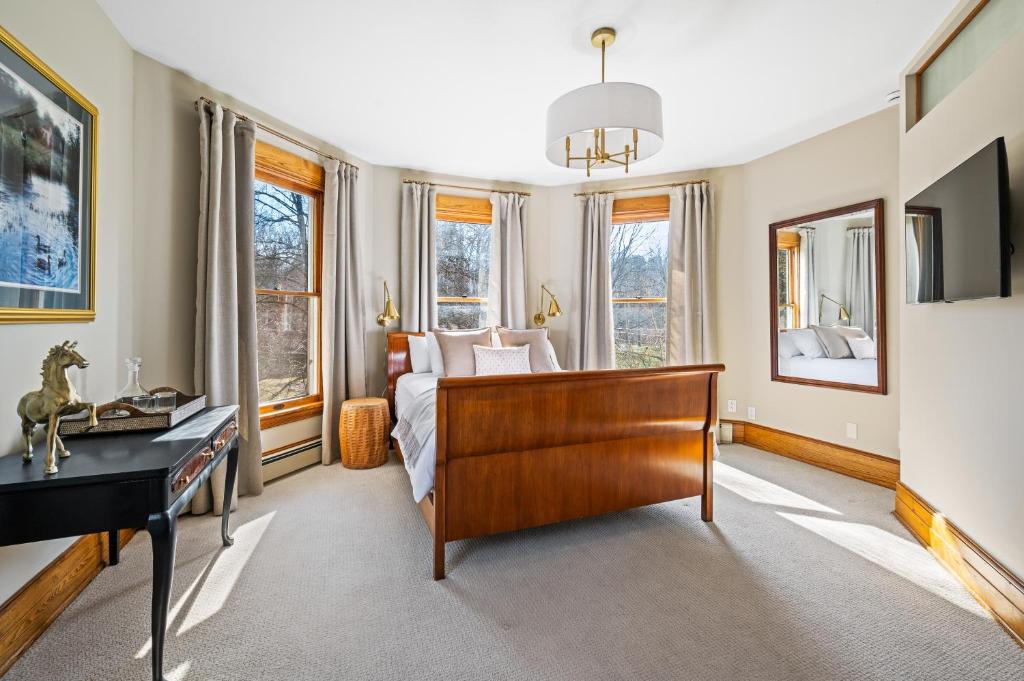 Newfield Bed & Breakfast | Stratton Creek Inn