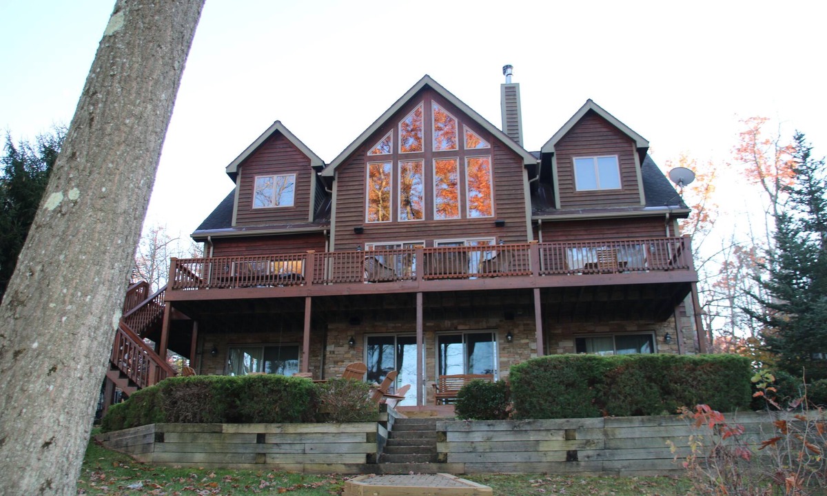Thayerville House | Stunning 7 Bedroom 6.5 Bath Lakefront Home with Dock Slip
