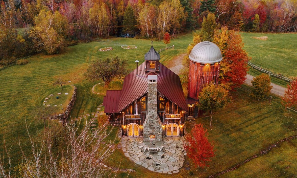 Morrisville House | Stunning Barn & Silo retreat, on 300 private acres, Treehouse, 15 min to Stowe.