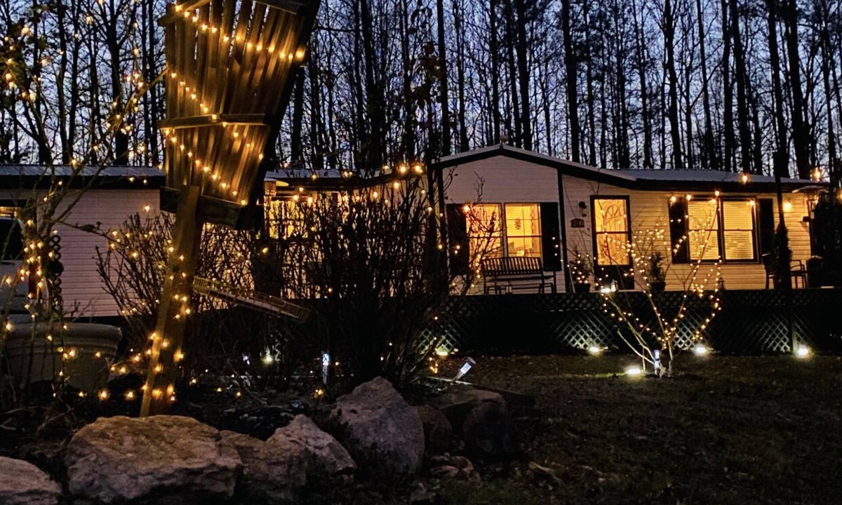 Franklinton House | Stylish Cozy Cottage Snuggled in a Zen Botanical Oasis UNDER THE STARS!