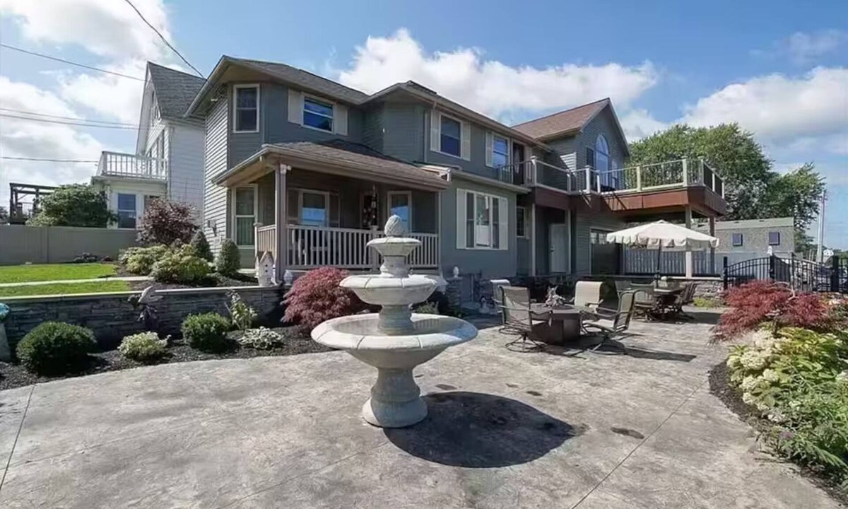 Olcott House | Sunset Lake House in Olcott Beach, NY