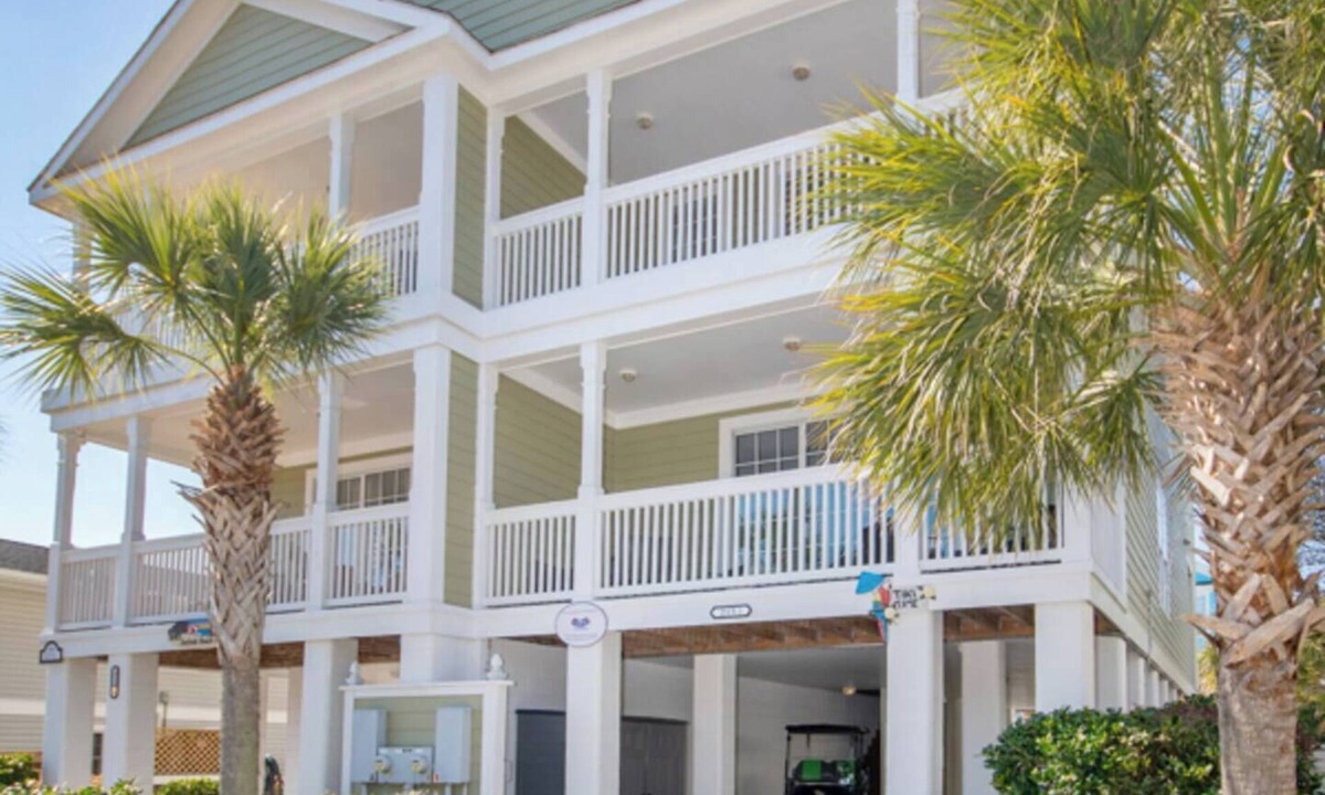 Surfside Beach House | Surfside Beach 5/4 Close to Beach, Private Pool, Golf Cart