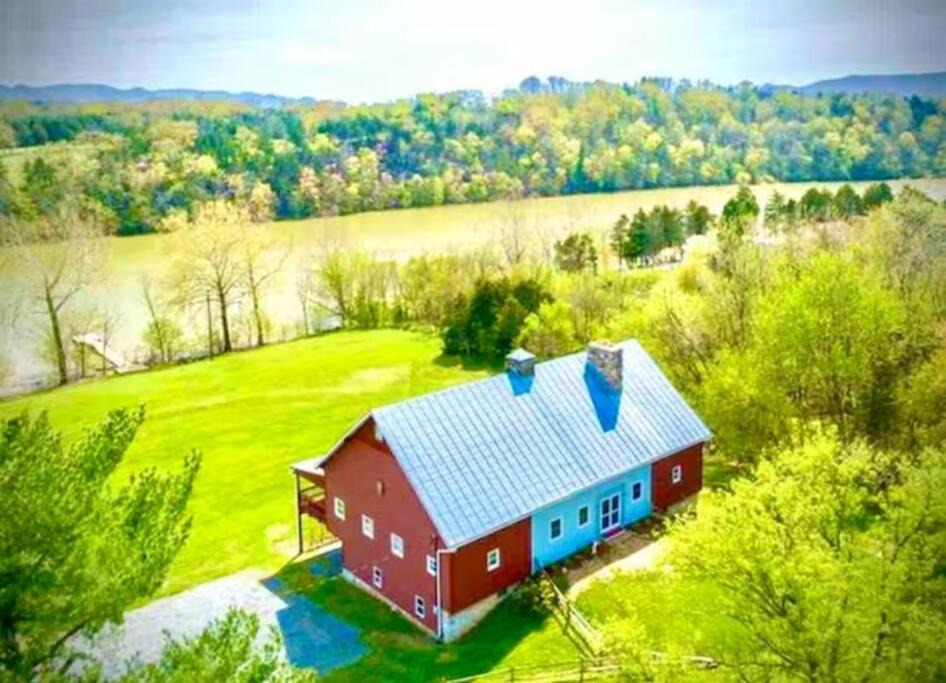 Luray House | The Barn at Evermore: riverfront retreat w/hot tub