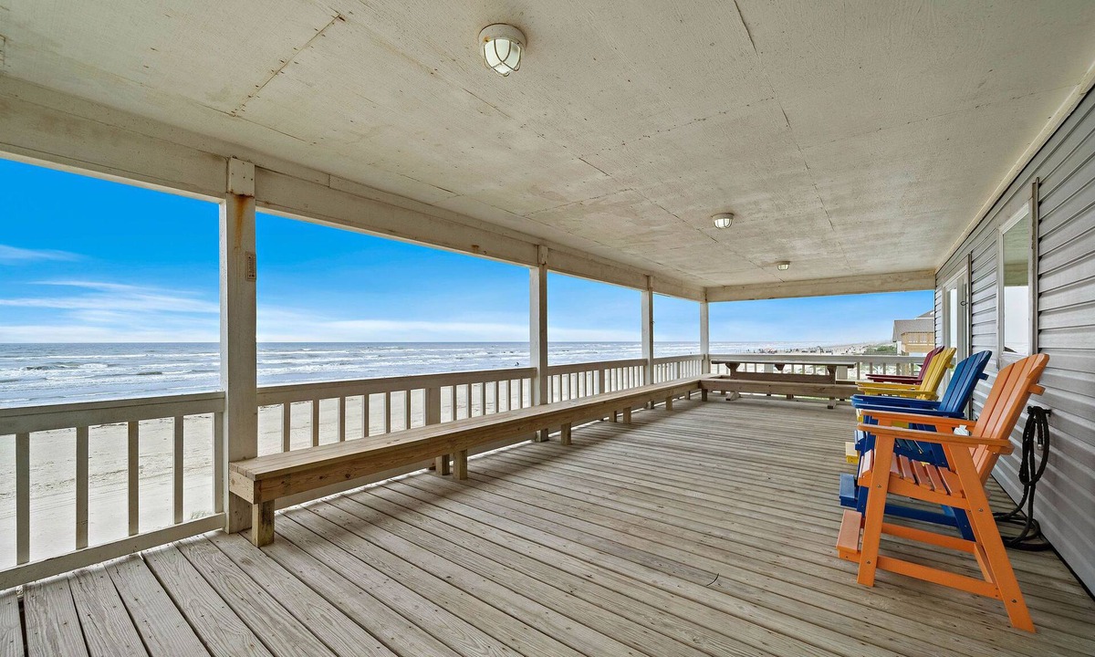 Galveston House | The Beach House | Beachfront w/Beach Access + Pet-friendly