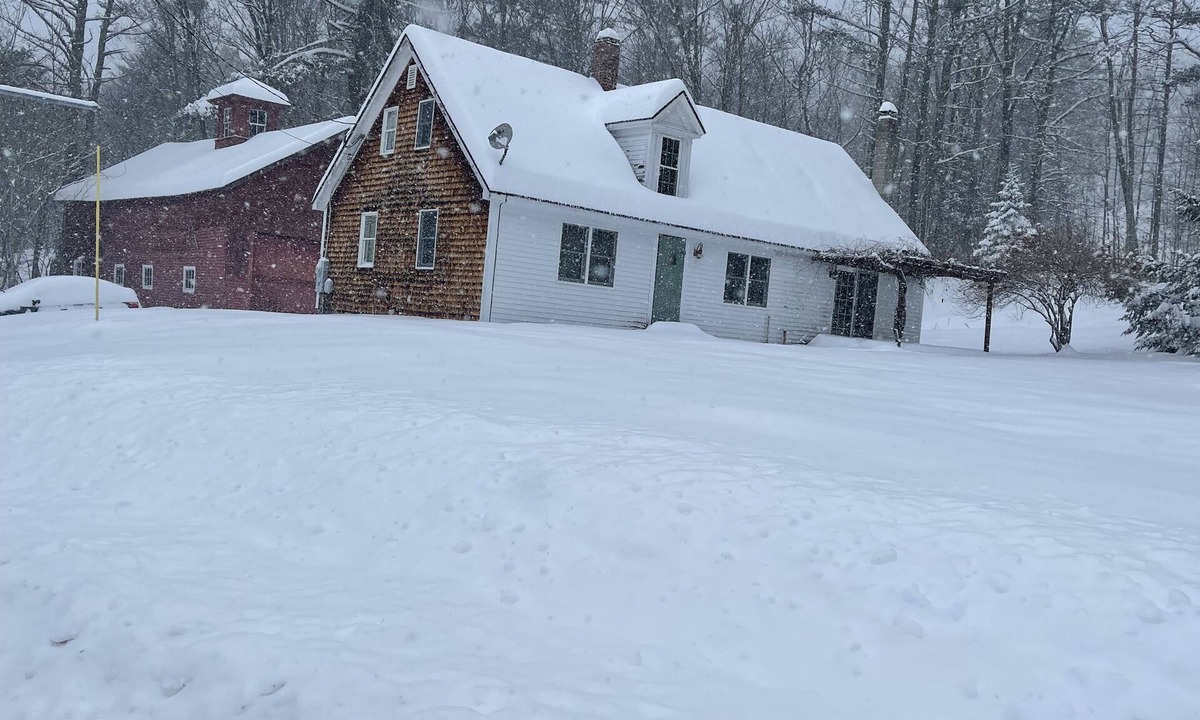 Bethel House | The Brook Cottage ~ Cozy & Dog Friendly!