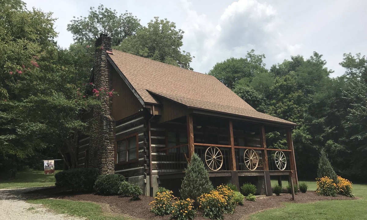 Lewisburg Cabin | The Cabin at Flat Rock Farms - rustic charm on a beautiful former horse farm