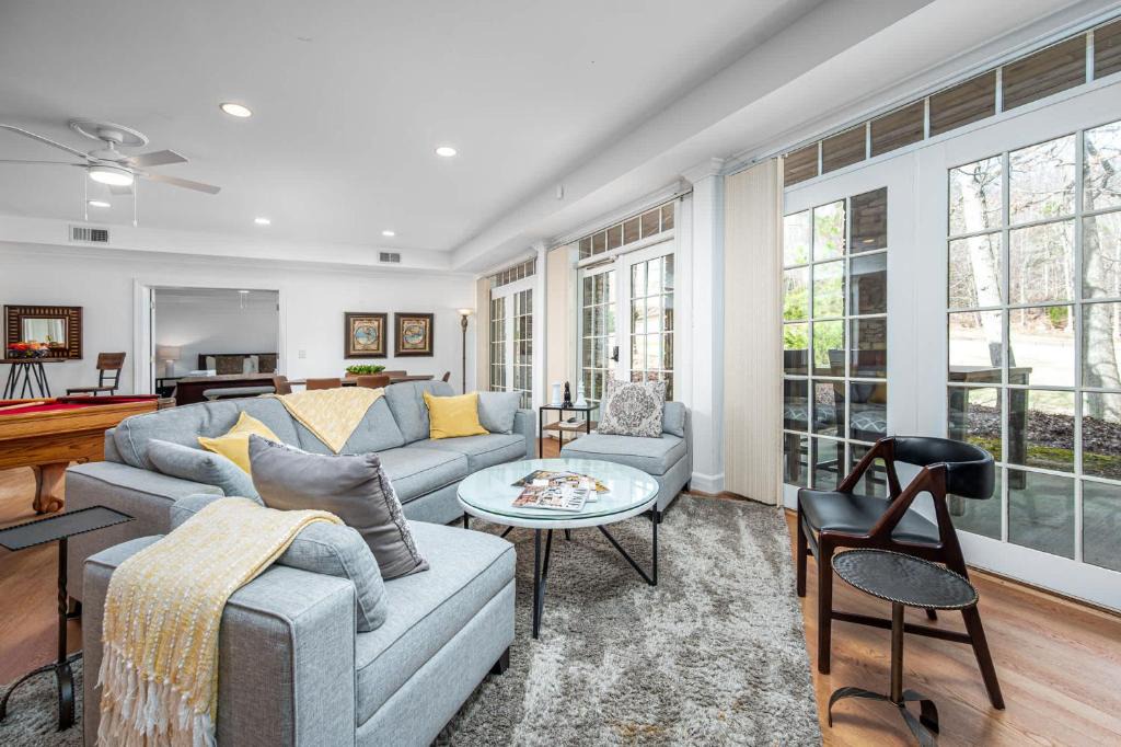 Chapel Hill Apartment | The Clubhouse Hideaway - The Greenview Den