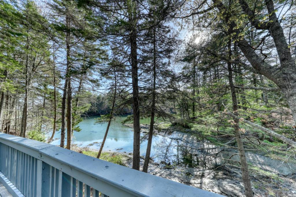Boothbay House | The Dome House