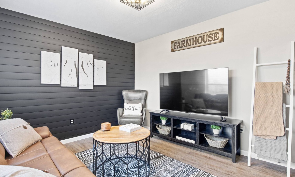 Lodi House | The Farmhouse at FLX Hideout