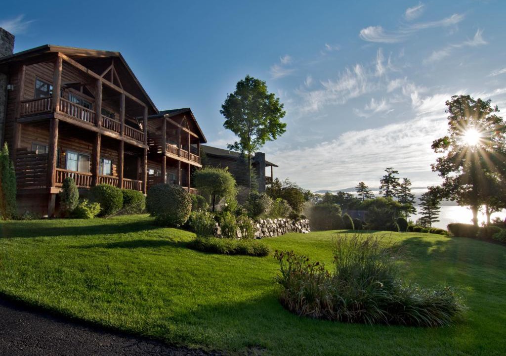 Lake George Resort | The Lodges at Cresthaven