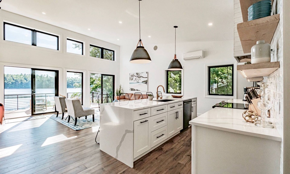 Oxford House | The Modern Lakehouse
