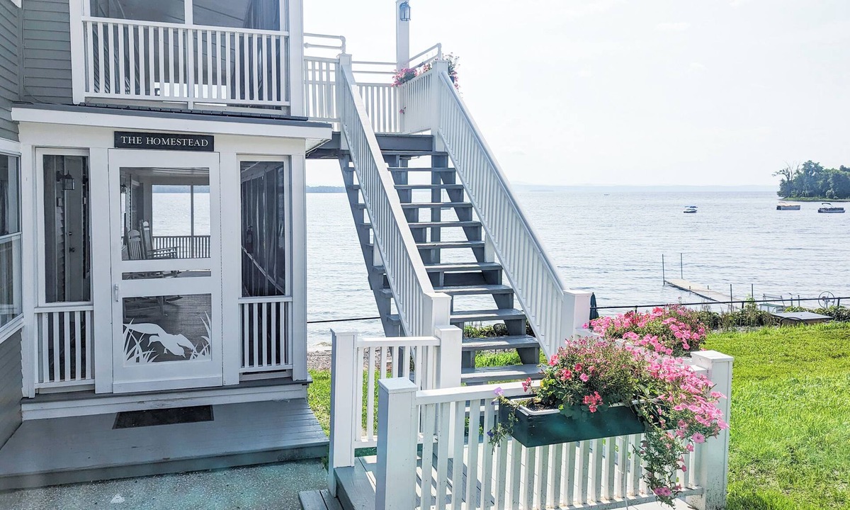 North Hero Bed & Breakfast | The North Hero House Inn & Restaurant
