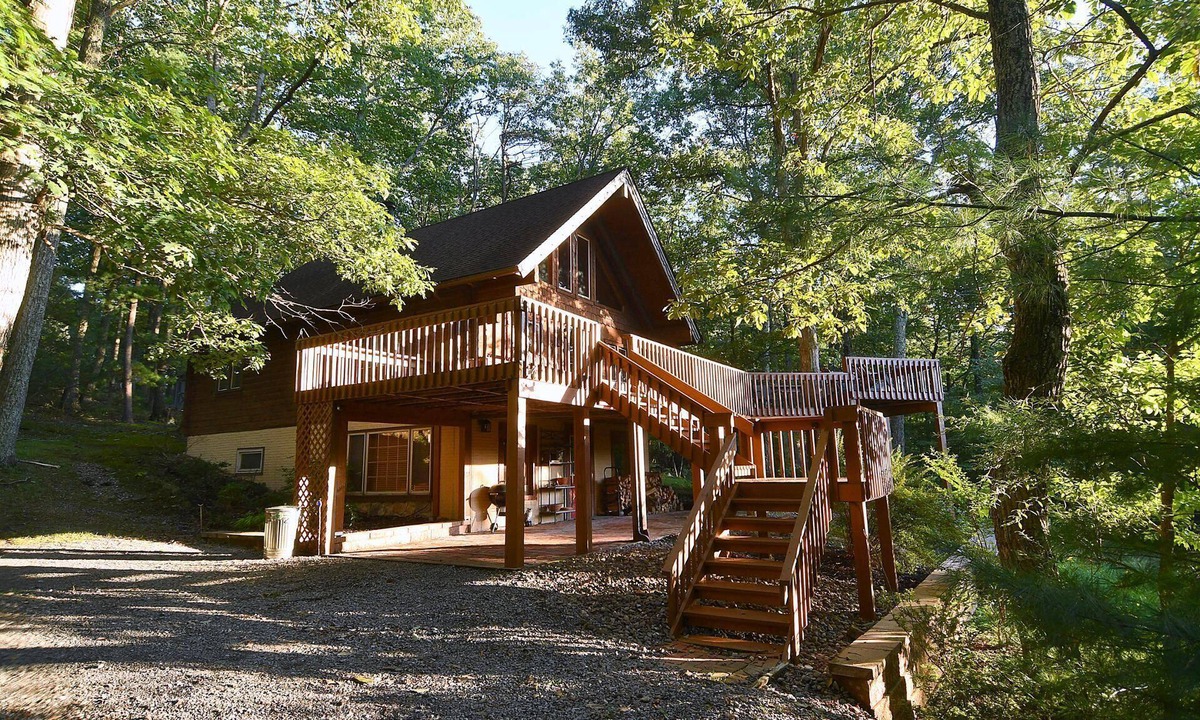 Berkeley Springs Cabin | The Outlook - A Majestic View!