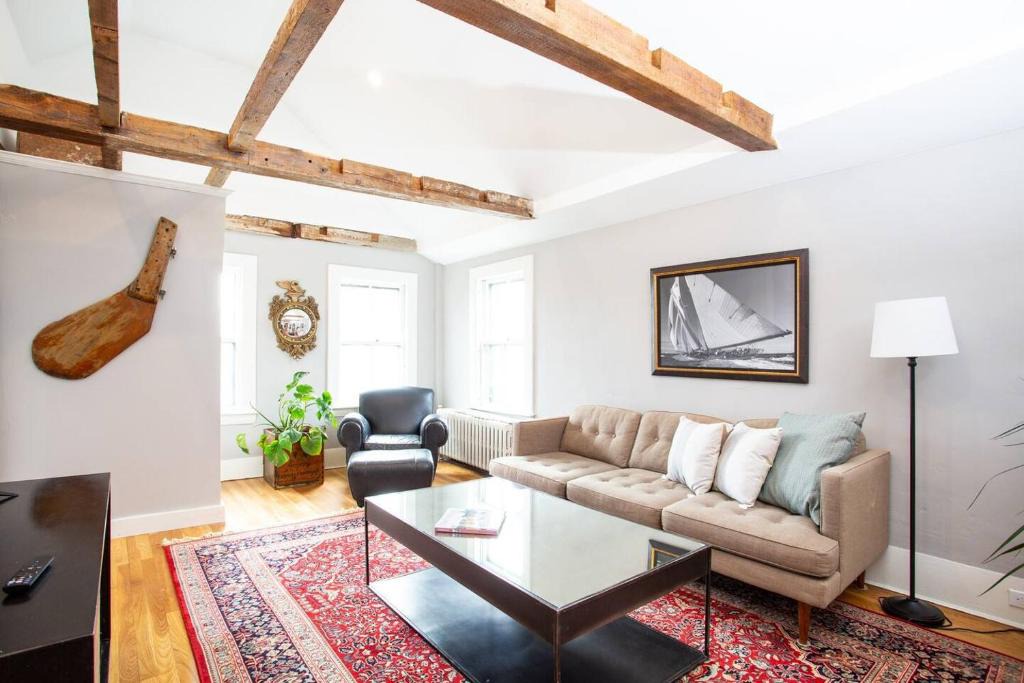Marblehead Apartment | The Seabird Suite