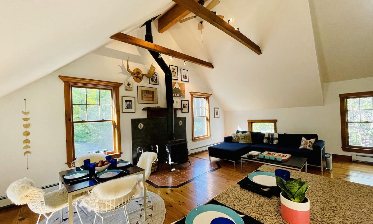 Londonderry House | The Spruce Guesthouse: A Beautifully Renovated Contemporary Barn.