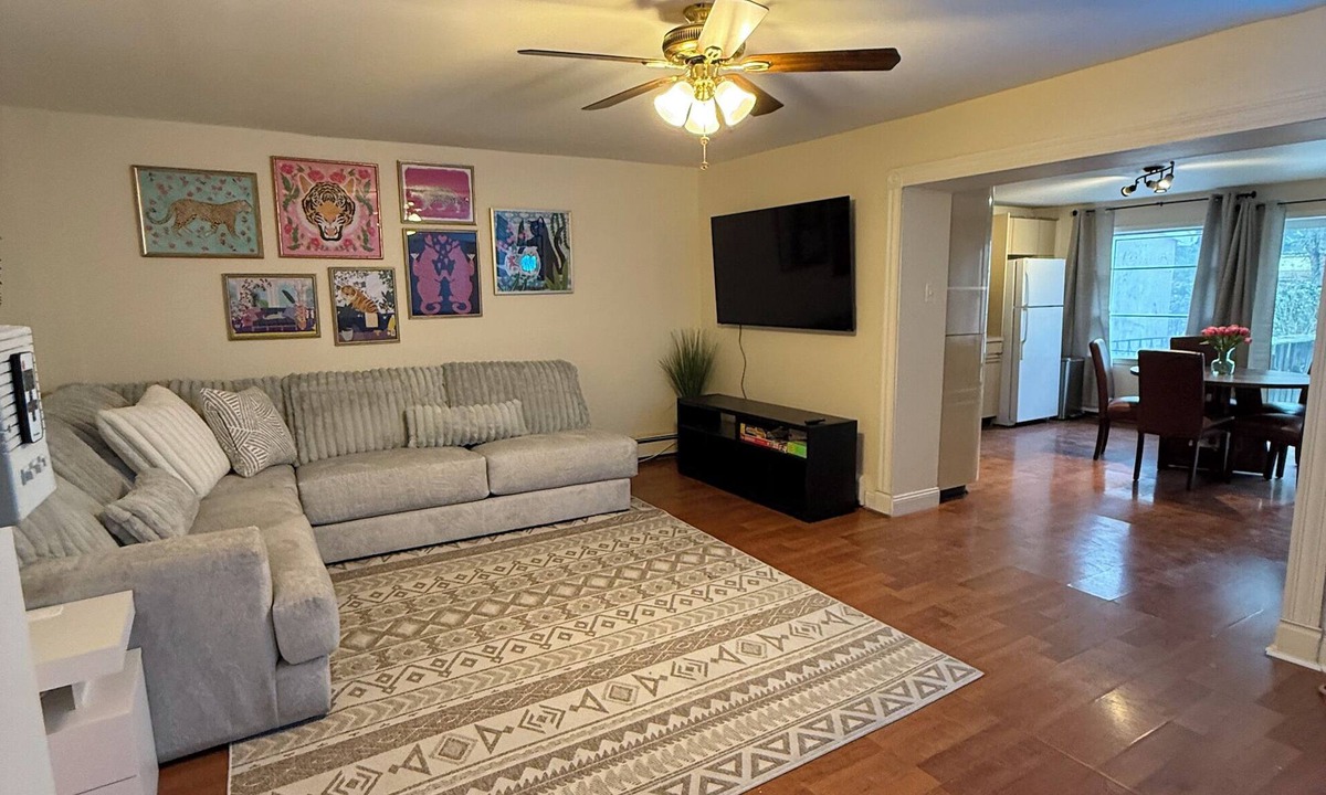 Hoboken Apartment | The Ultimate NYC Group Getaway. Sleeps 10 in Hoboken