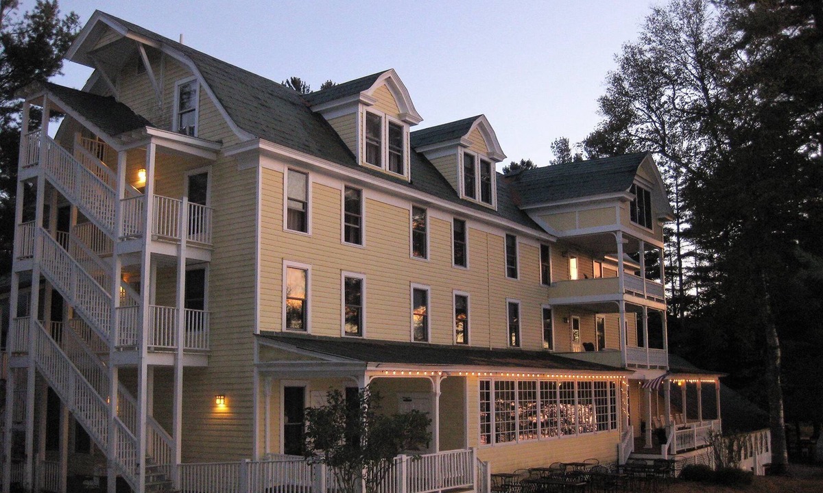 Inlet Hotel | The Woods Inn