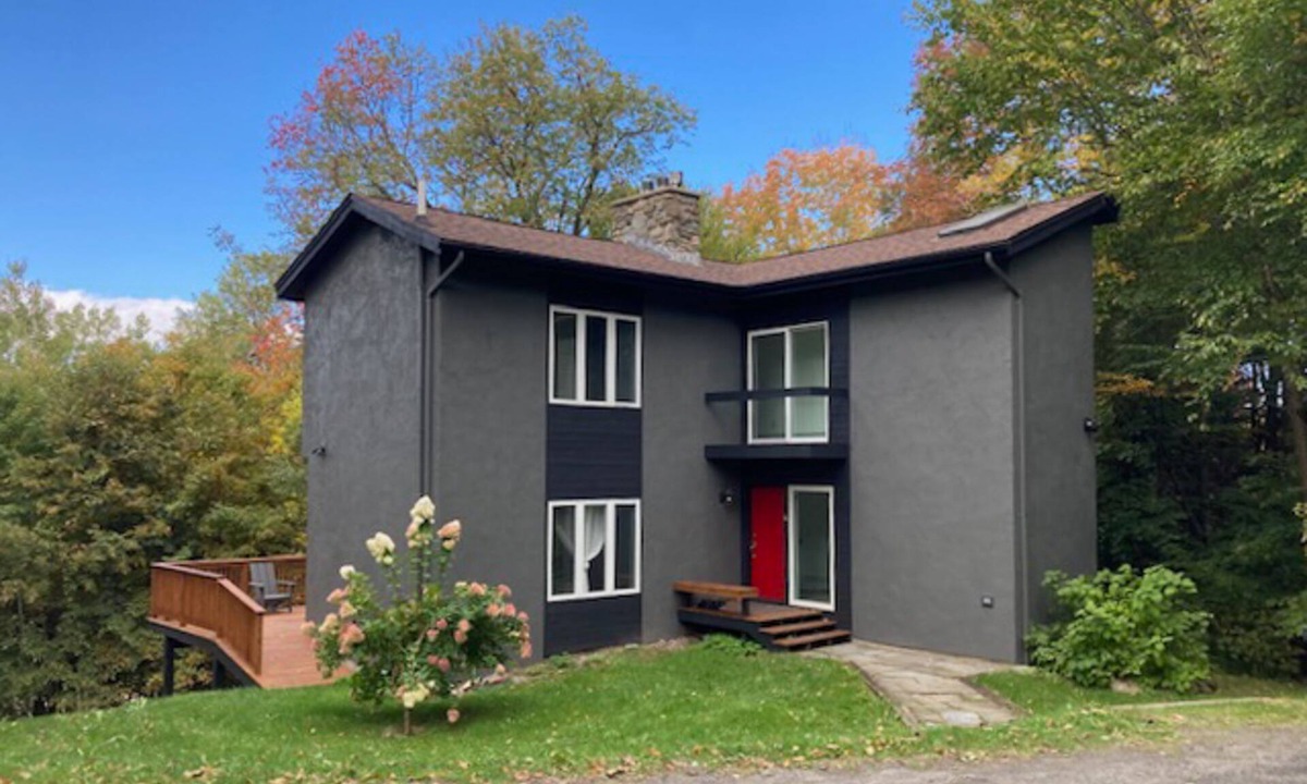 Stowe House | Three-Level House Near Skiing w/Free WiFi, Private Washer/Dryer, Gas Fireplace