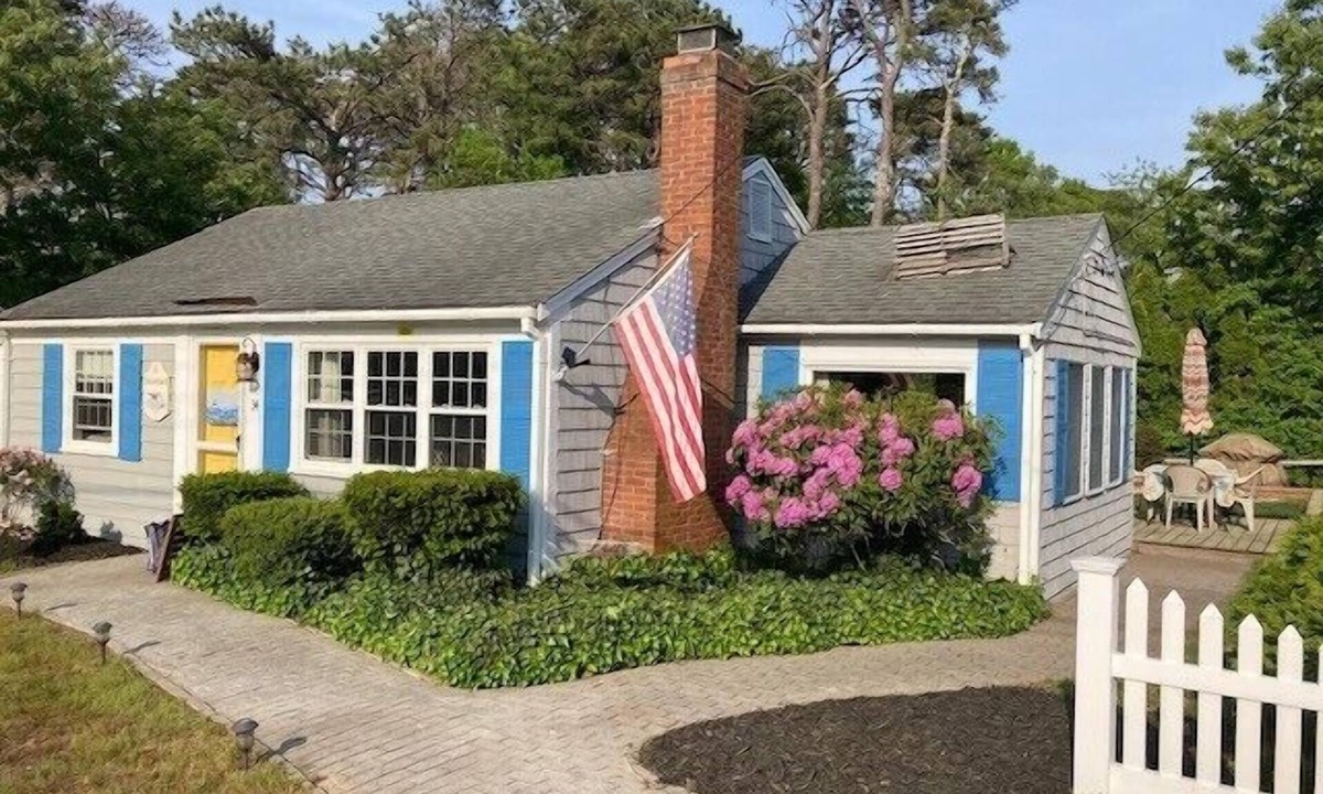 Dennis Port House | Two bedroom located just .5 mile to Hagis Beach!