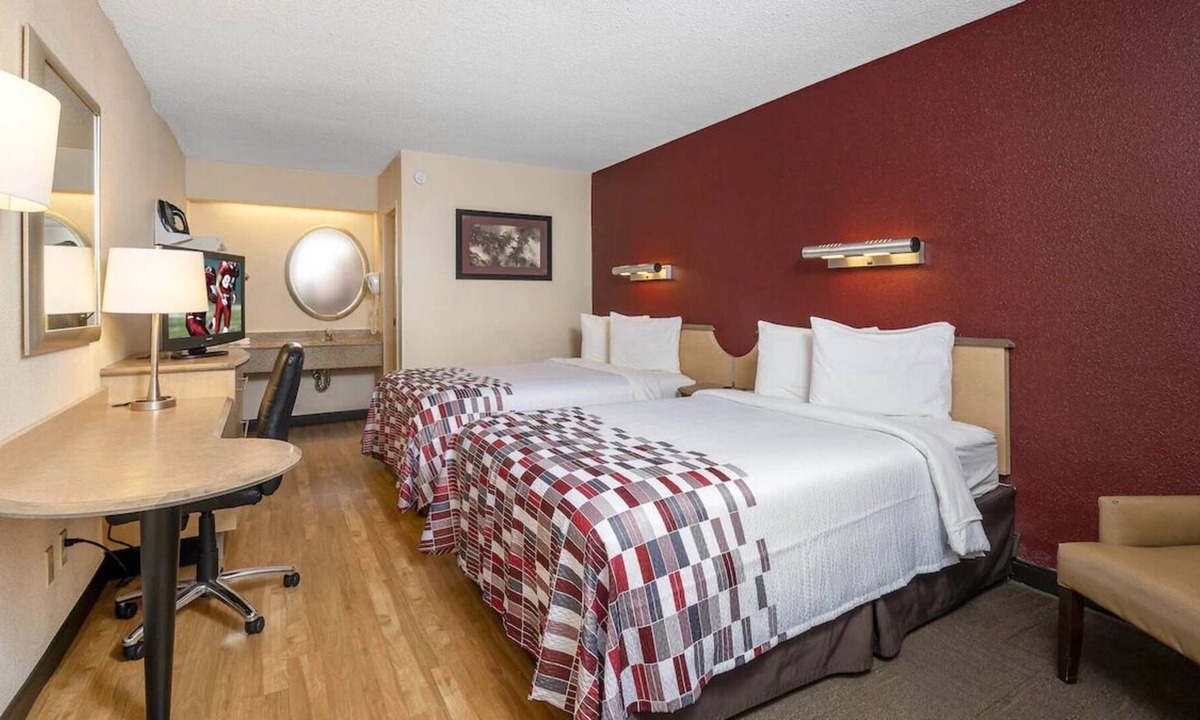 Bowmansville House | Two Spaces! Near Downtown Buffalo! w/ Free Parking, Pets are Allowed!