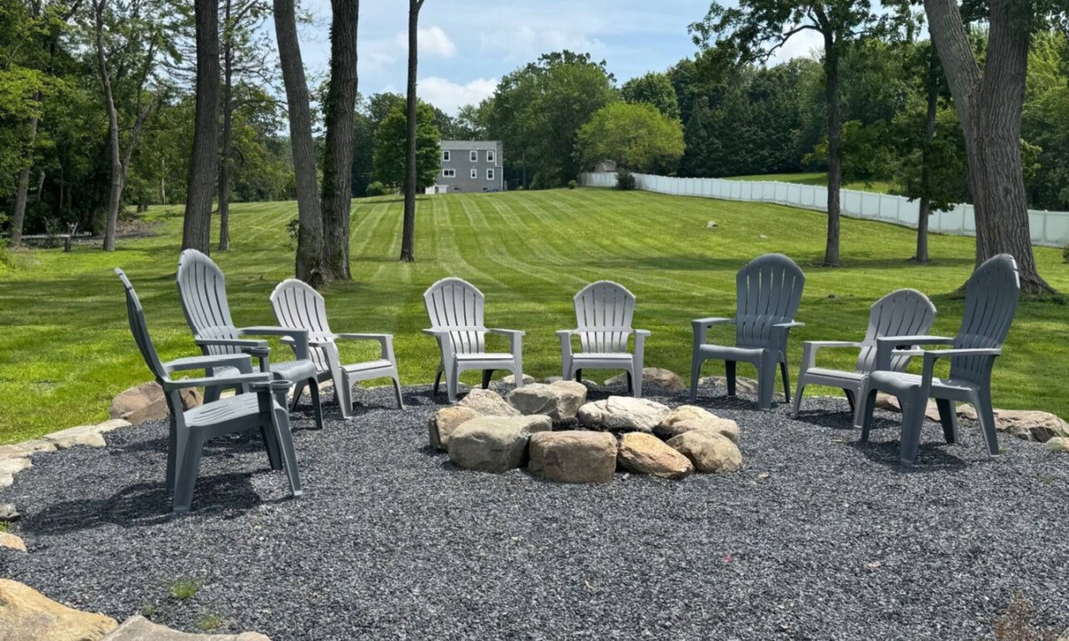 Middle Hope House | Ultimate Lakeside Getaway on 5 Acres - Private Dock, Kayaks, Fire Pit - Sleeps 9