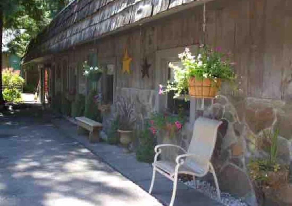 Motel At The Base Of Mt Hood | Mount Hood Village