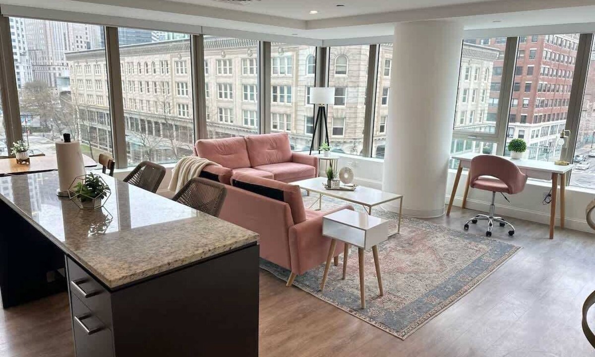 Theatre District Apartment | Upscale Central 2BR Condo with Gym & Parking near Boston Common, MGH & TUFTS!