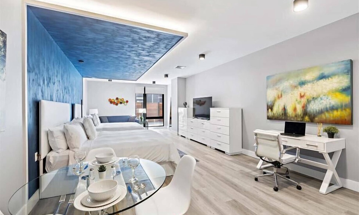 Mott Haven Hotel | Upscale Double King Suite| Fitness Center | Mott Haven
