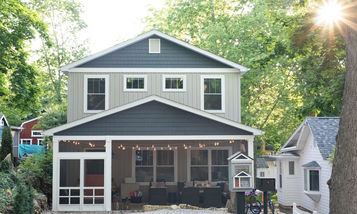 Lakeside Cottage | "Upside" New Cottage w Custom Built Bunk Room - Inside LKSD Gates