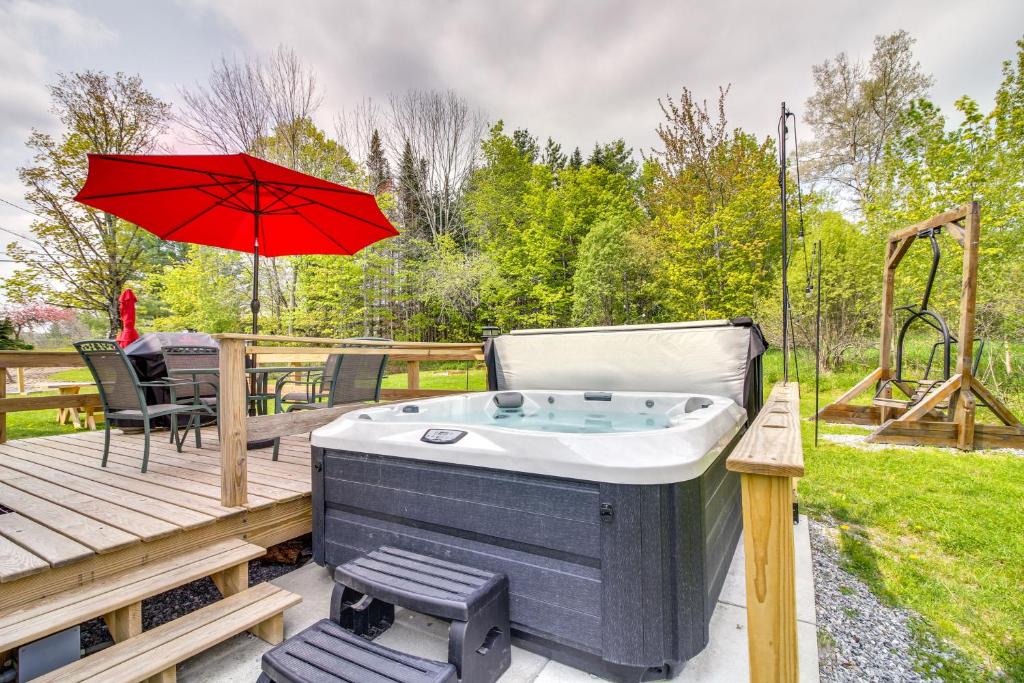 Mount Holly House | Vermont Vacation Rental Hot Tub, Near Ski Resorts