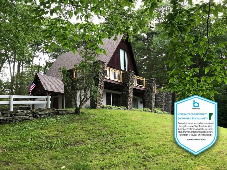 Wells Ski Chalet | Views! AC, Entire Chalet, all 18 Acres, 1gig Wi-Fi