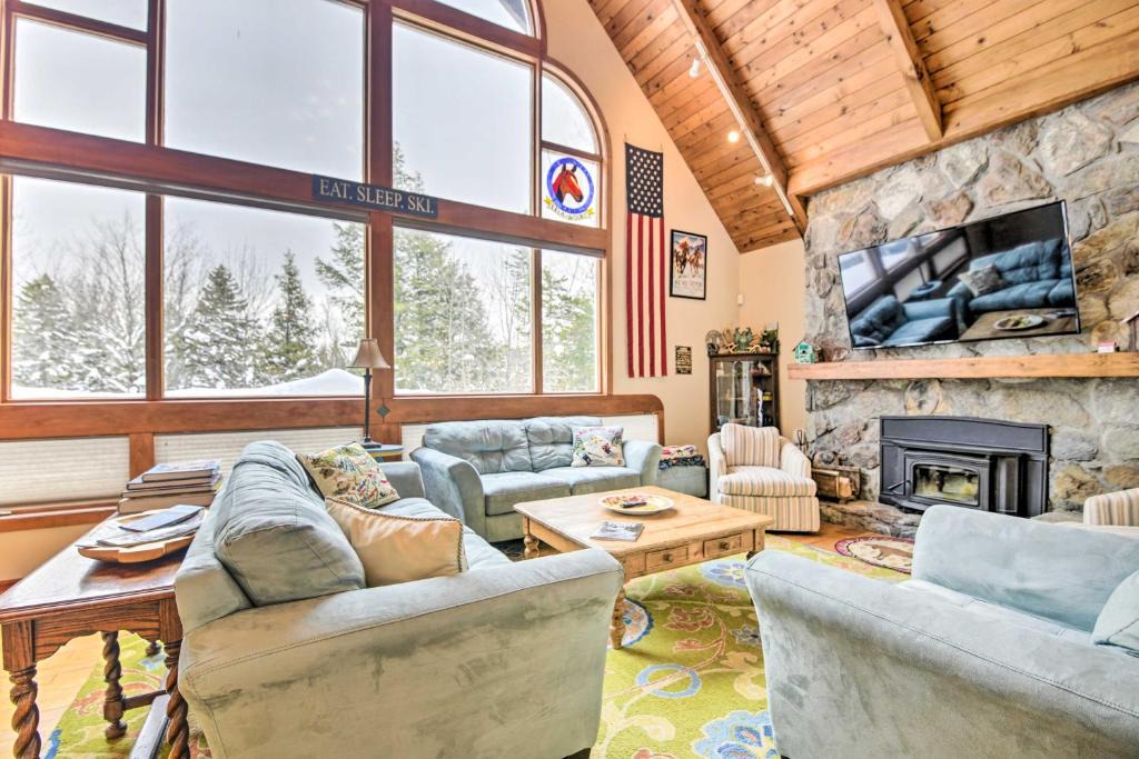 Waitsfield House | Waitsfield Vacation Rental with Private Hot Tub