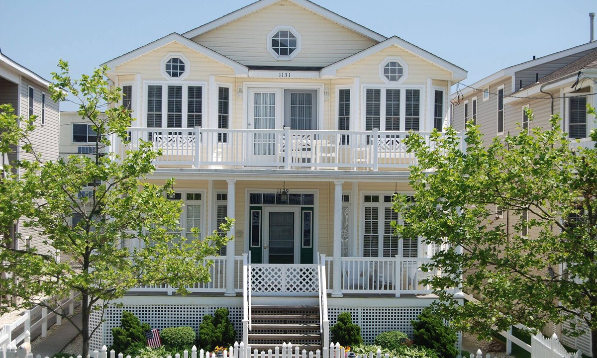 North End Condo | Walk to Beach & Boardwalk at 11 & Central, bikes, surf boards, chairs & tags inc